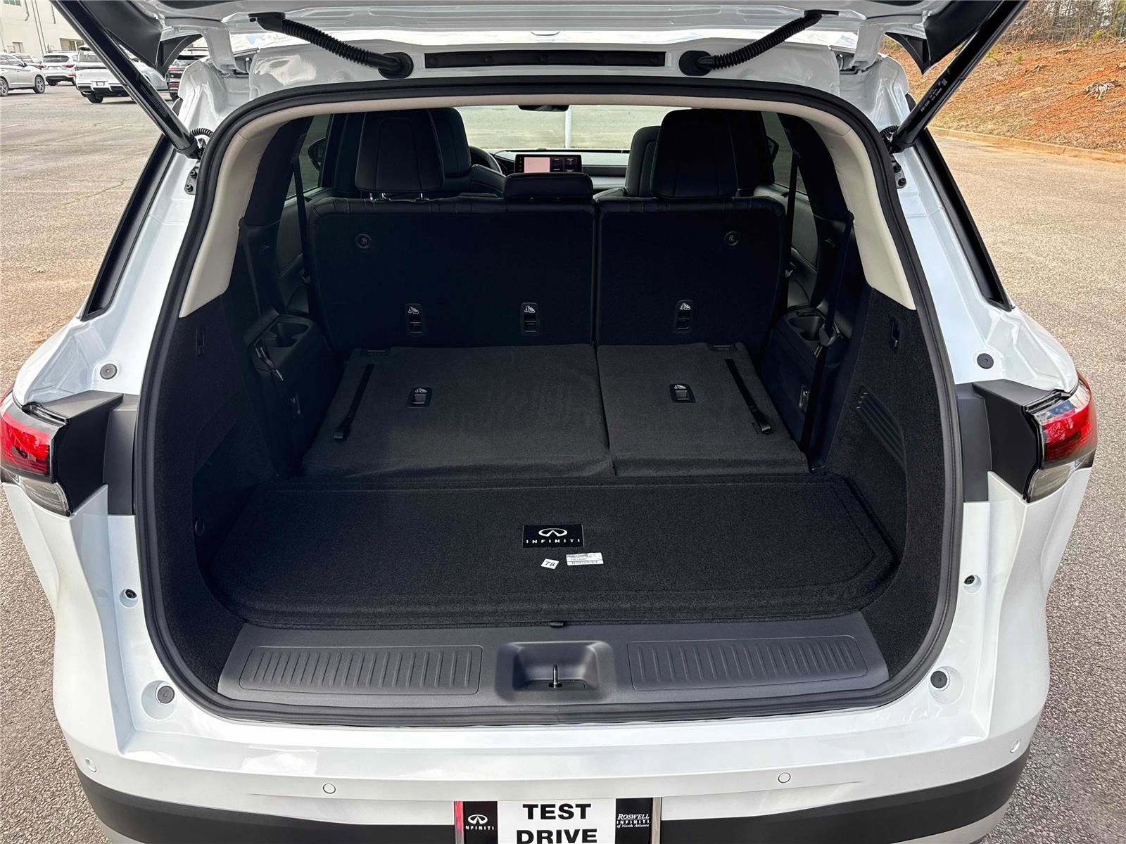 New 2026 INFINITI QX60 Luxe image 31