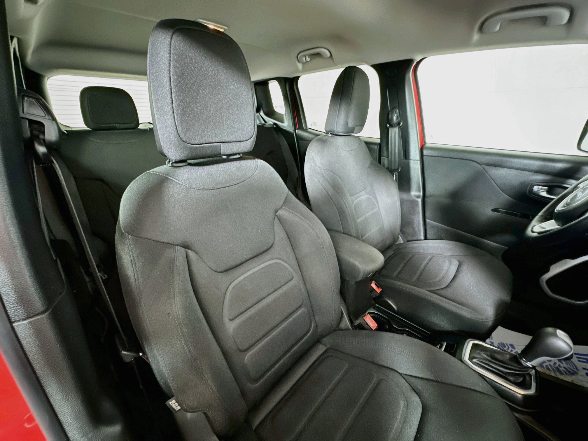 Used 2020 Jeep Renegade Latitude w/ Cold Weather Group AWD/4WD image 25