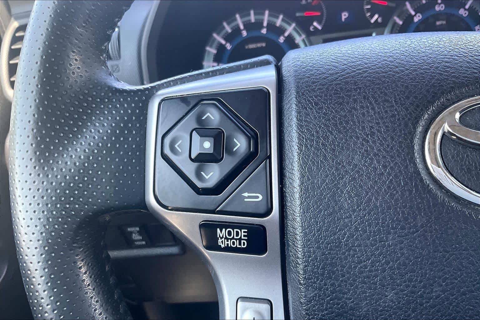 Used 2016 Toyota 4Runner Limited AWD/4WD image 25