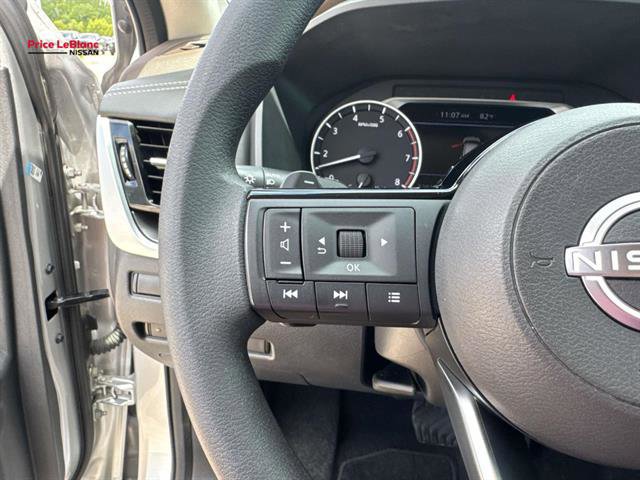 Used 2022 Nissan Rogue SV FWD image 41