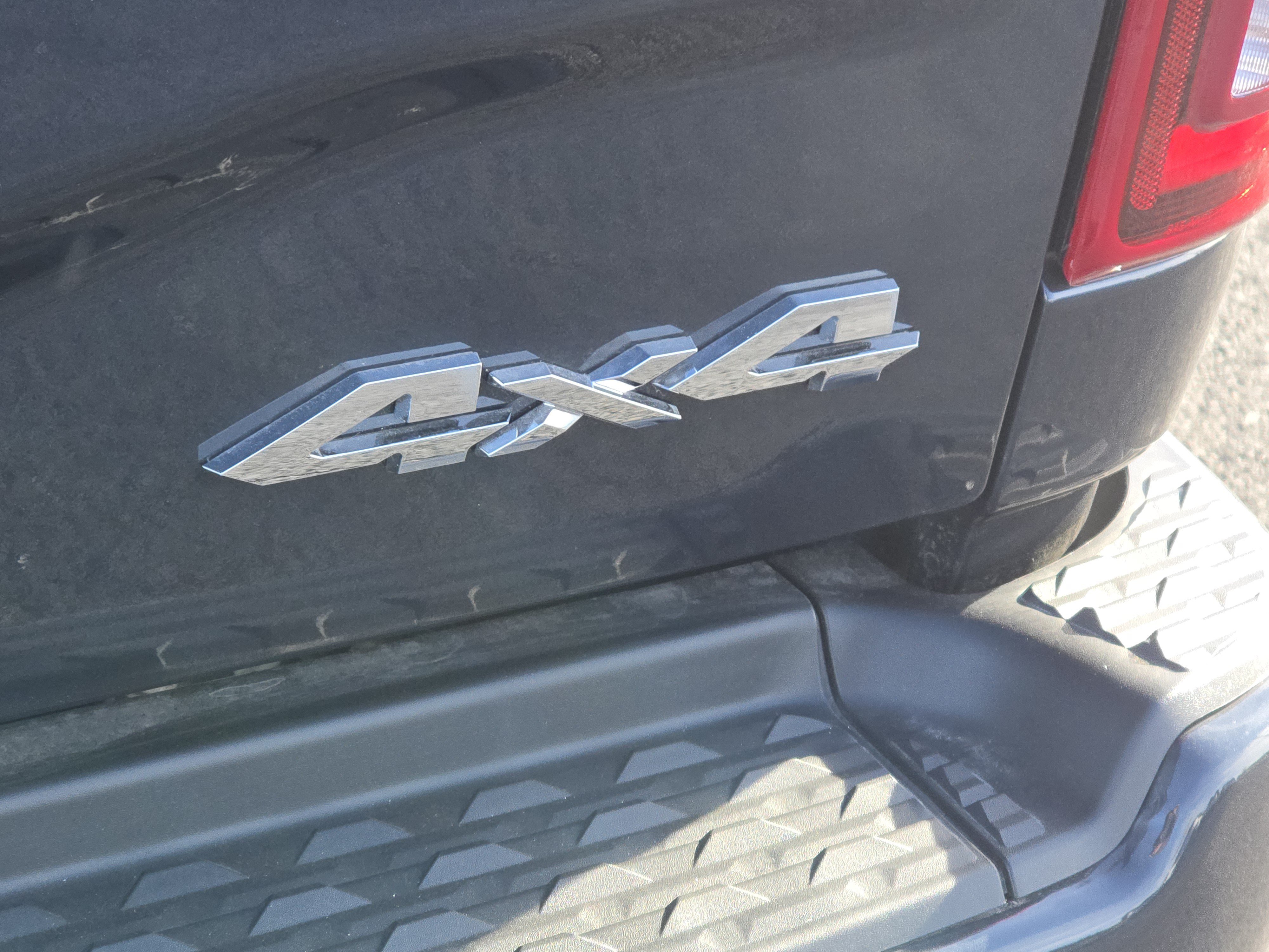 New 2026 RAM 2500 Laramie AWD/4WD image 11
