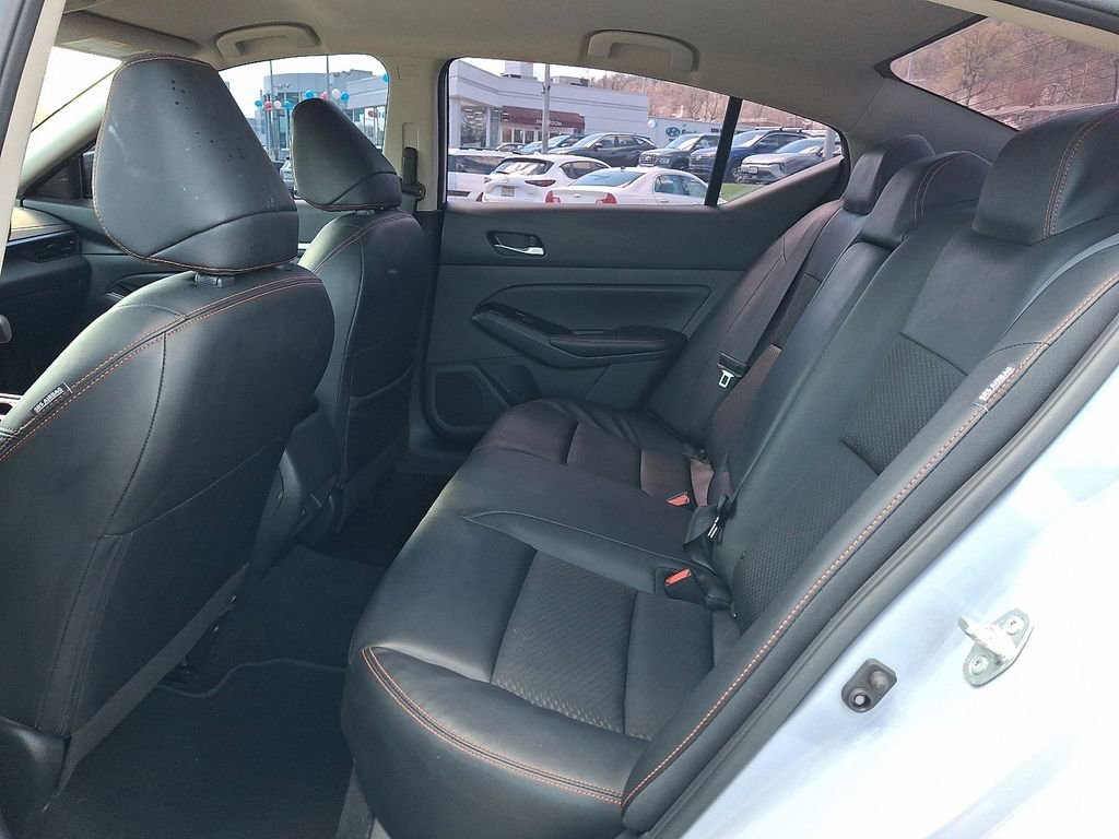 Used 2025 Nissan Altima 2.5 SR image 11