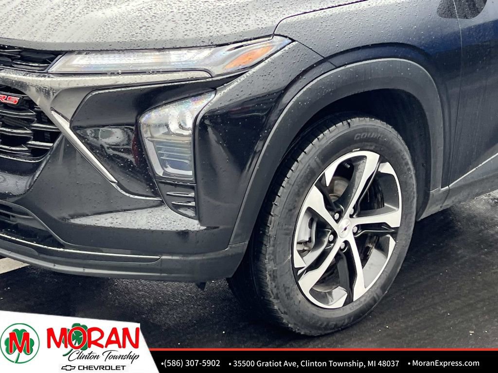 Certified 2024 Chevrolet Trax RS w/ Driver Confidence Package image 9