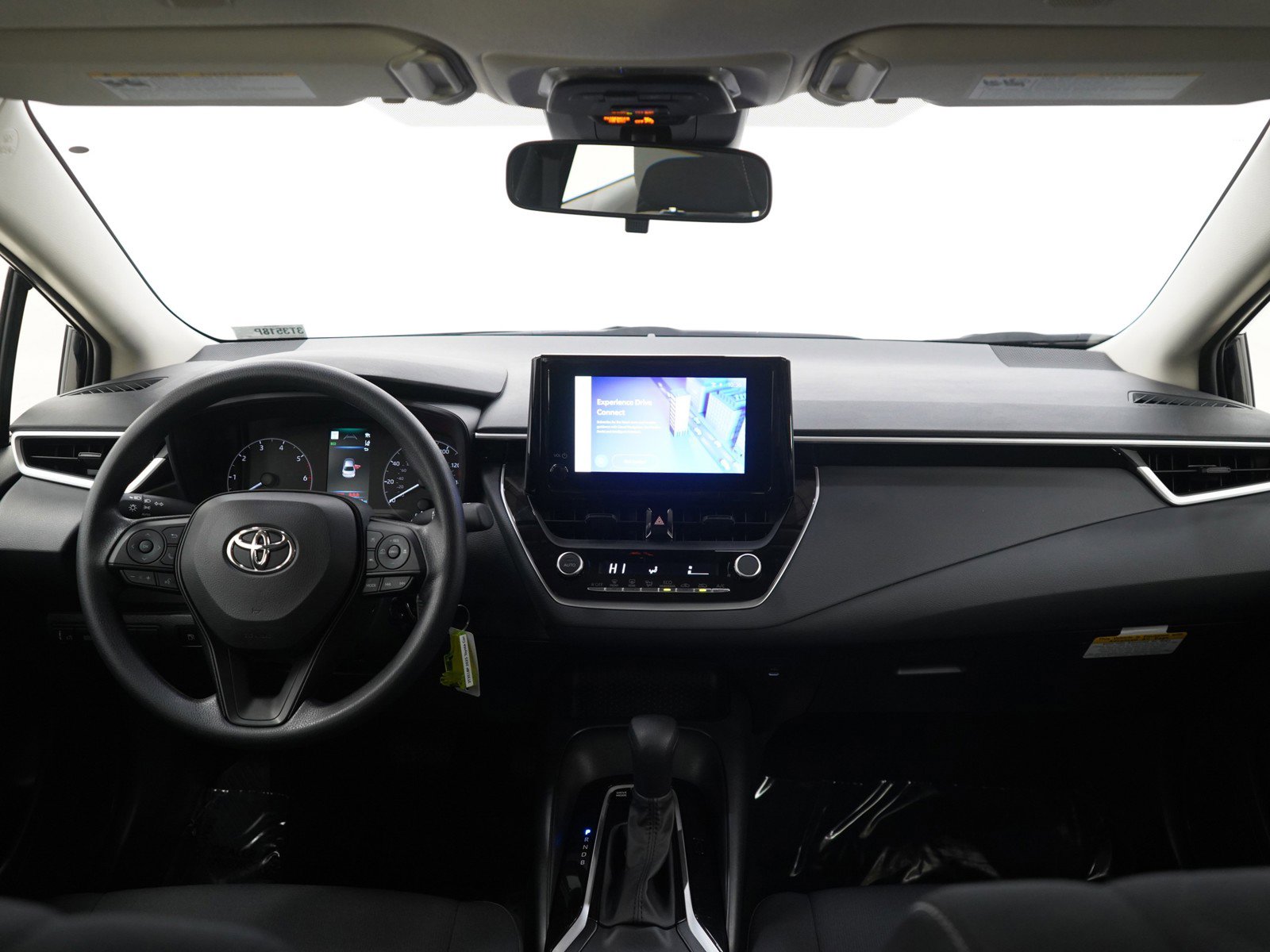 Used 2025 Toyota Corolla LE image 12