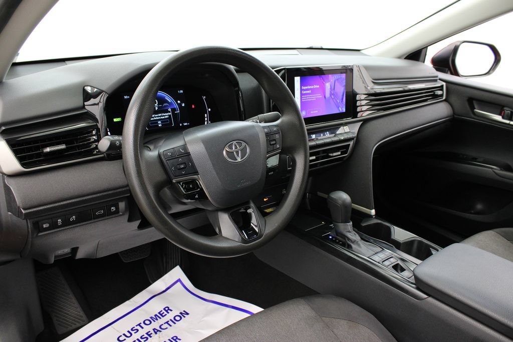 Used 2025 Toyota Camry LE FWD image 15