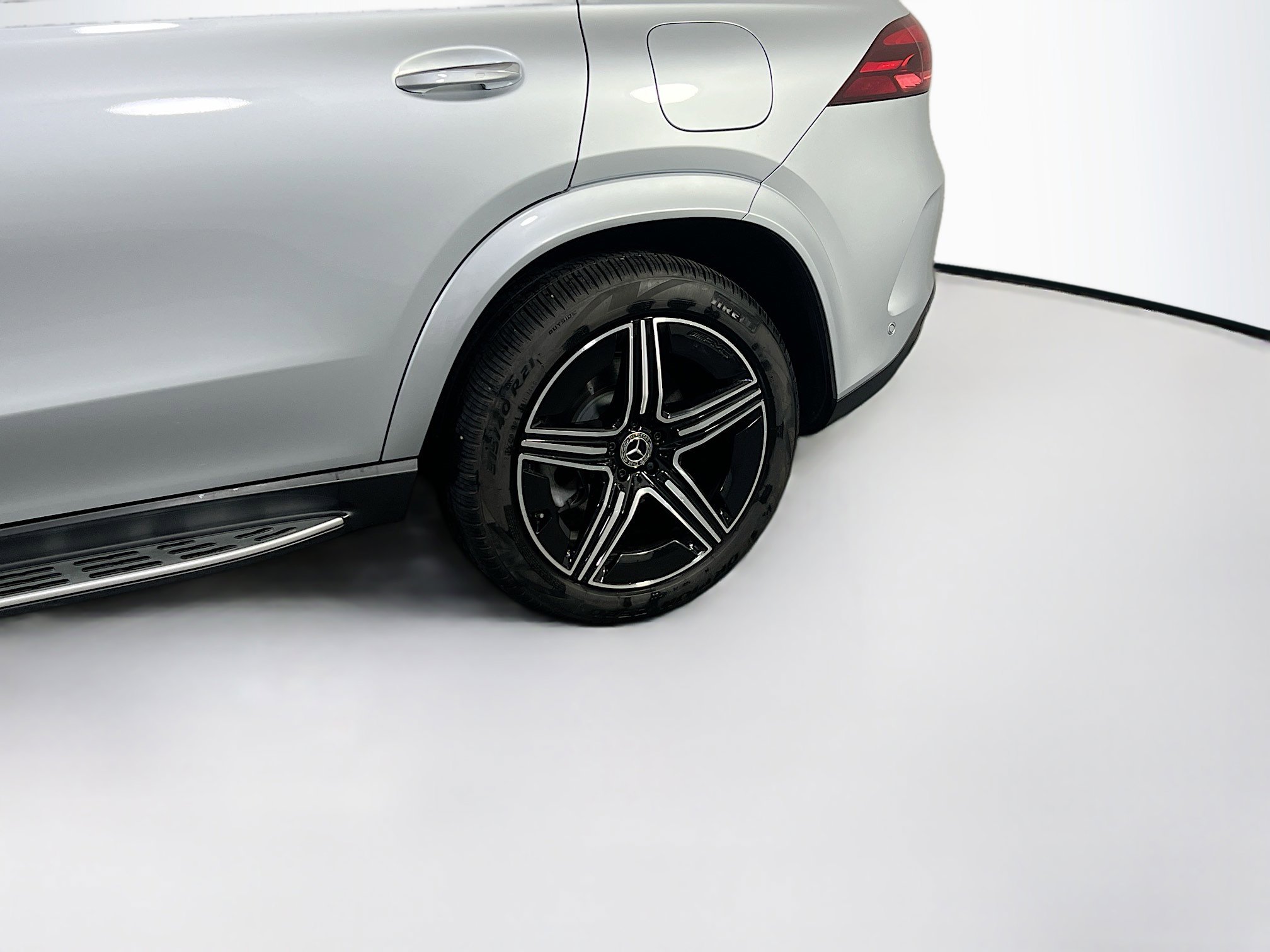 Used 2025 Mercedes-Benz GLE 450e 4MATIC image 31