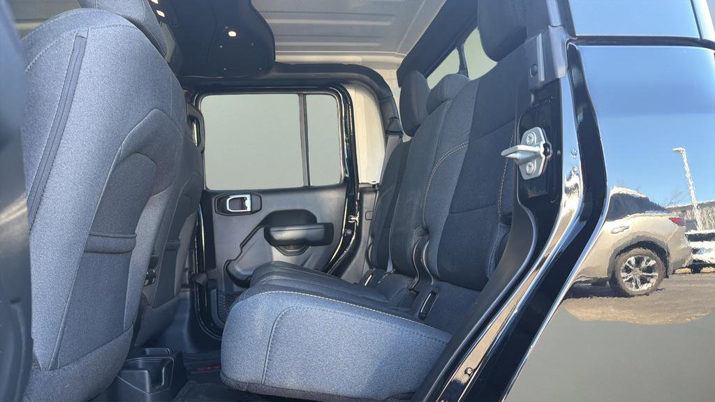 Used 2024 Jeep Gladiator Sport image 12