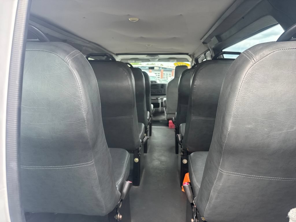 Used 2014 Ford E-250 and Econoline 250 Extended w/ Power Group RWD image 23