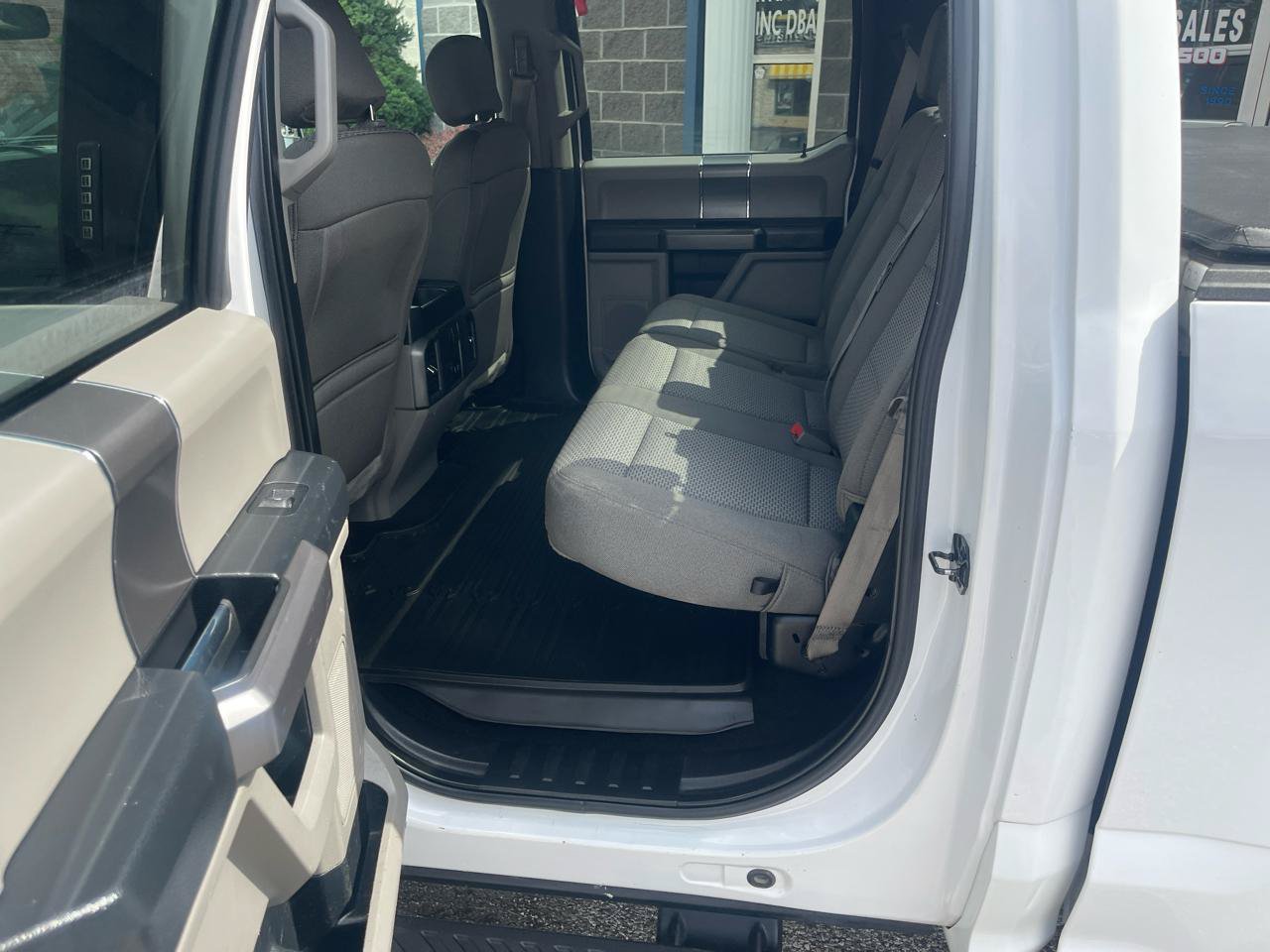 Used 2019 Ford F150 XLT w/ Equipment Group 302A Luxury AWD/4WD image 27