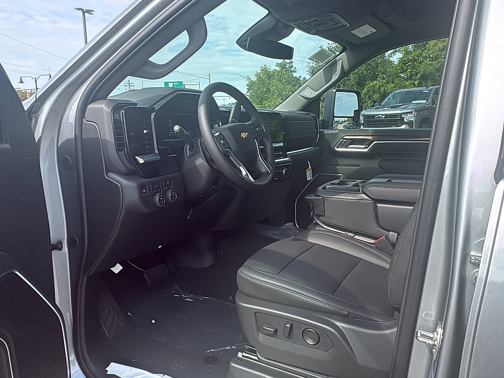 New 2026 Chevrolet Silverado 3500 LT w/ Leather Package AWD/4WD image 9