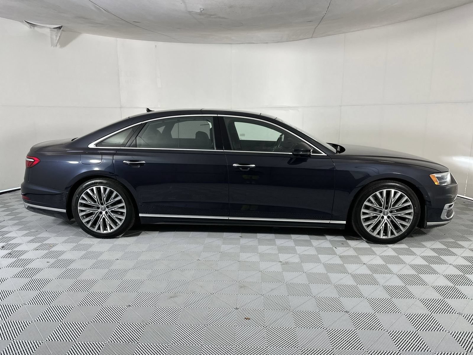 Used 2019 Audi A8 L 3.0T w/ Executive Package AWD/4WD image 9