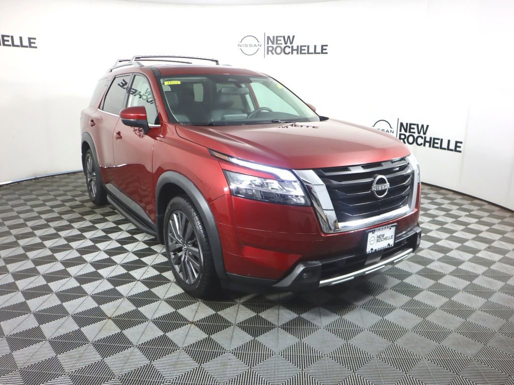 Used 2022 Nissan Pathfinder SL w/ SL Premium Package image 3
