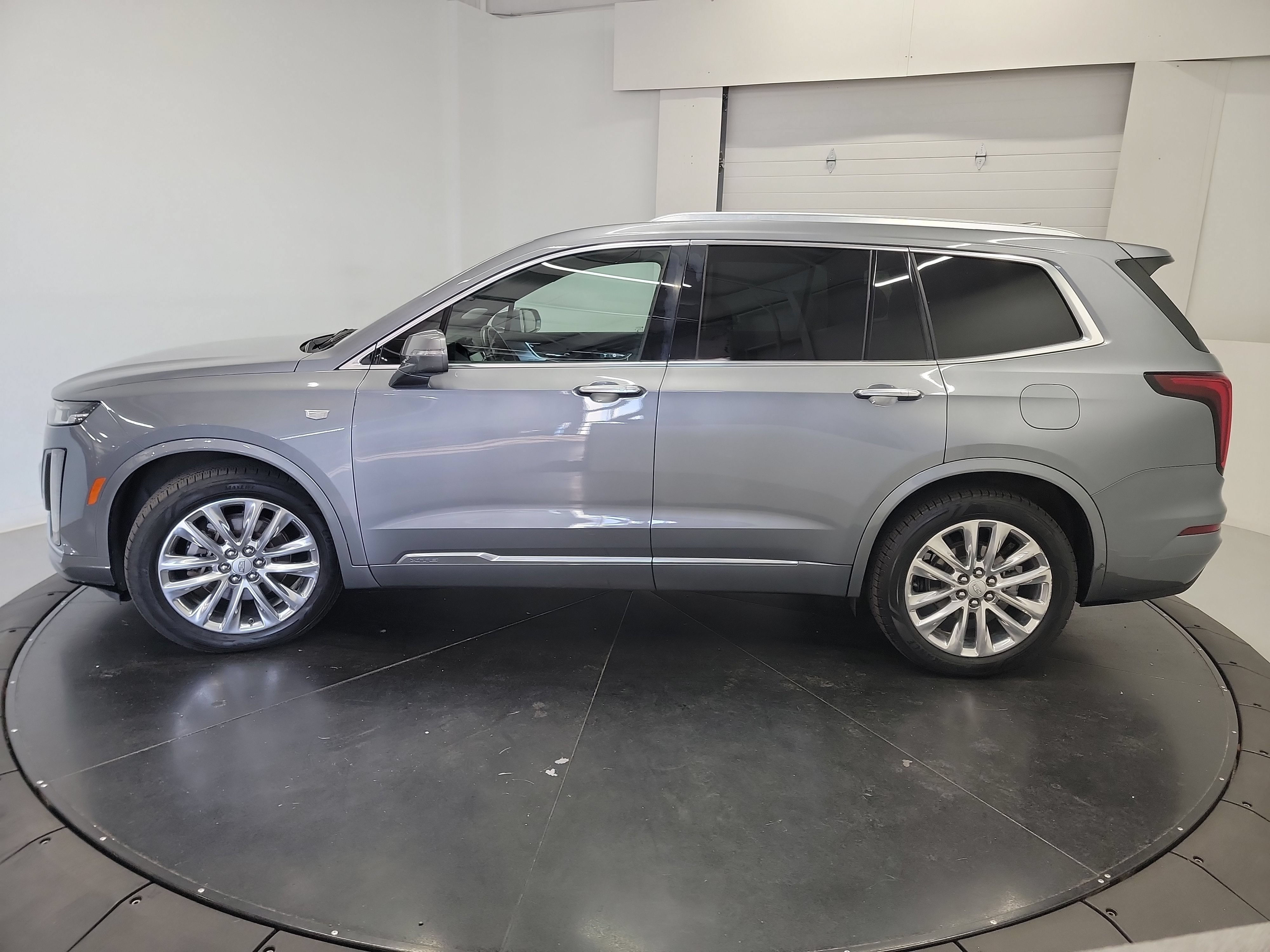 Used 2020 Cadillac XT6 Premium Luxury FWD image 4