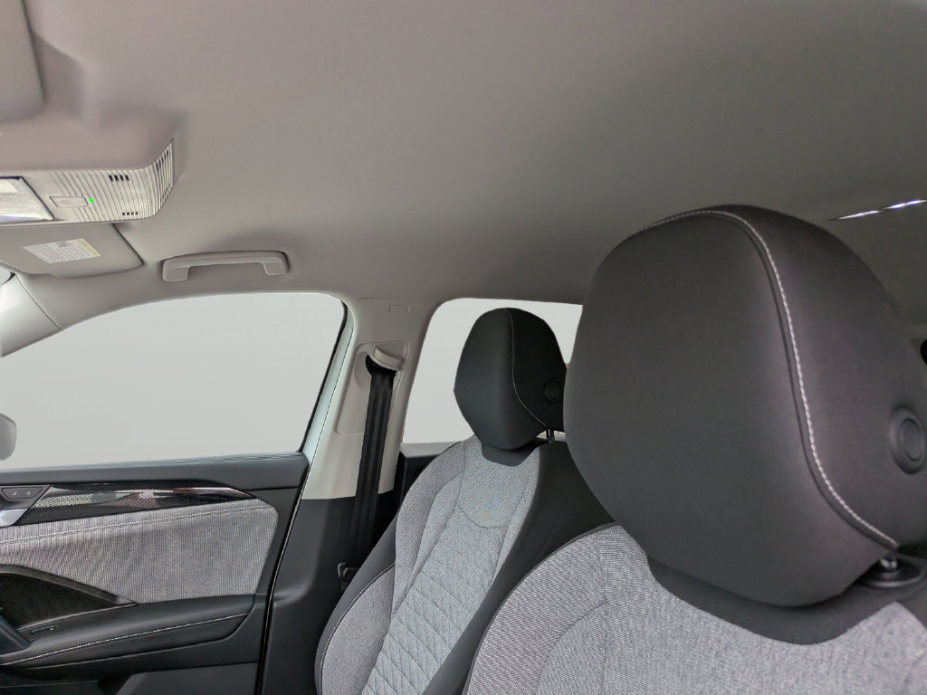 Certified 2025 Volkswagen Tiguan S FWD image 17