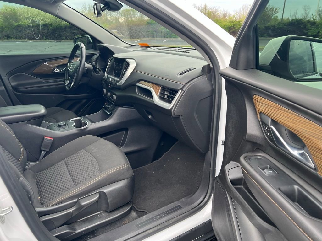 Used 2020 GMC Terrain SLE w/ Driver Convenience Package image 9