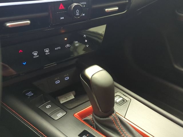 Used 2025 Nissan Kicks SR FWD image 16