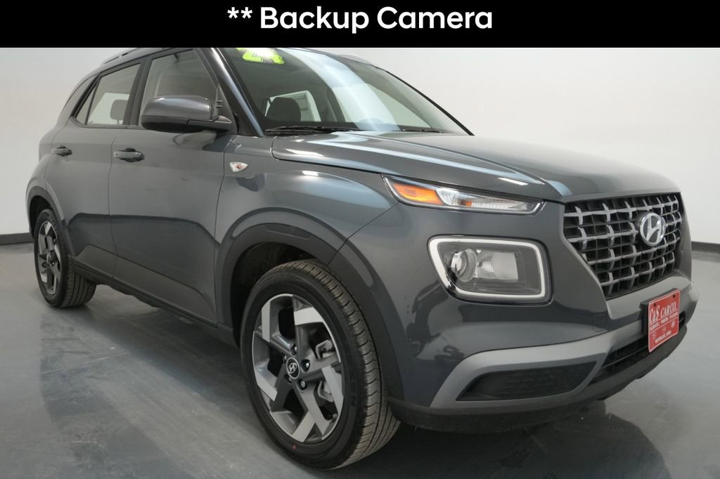 New 2024 Hyundai Venue SEL image 2