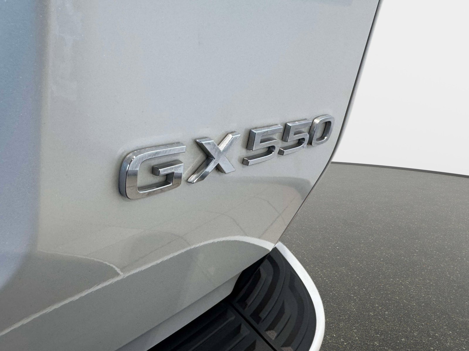 Used 2024 Lexus GX 550 w/ Cold Area Package image 8