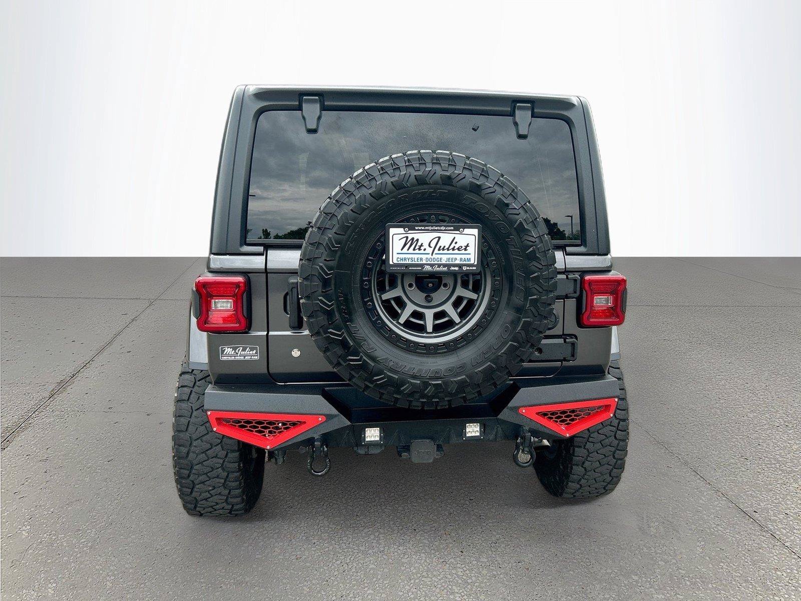 Used 2018 Jeep Wrangler Unlimited Sahara AWD/4WD image 5