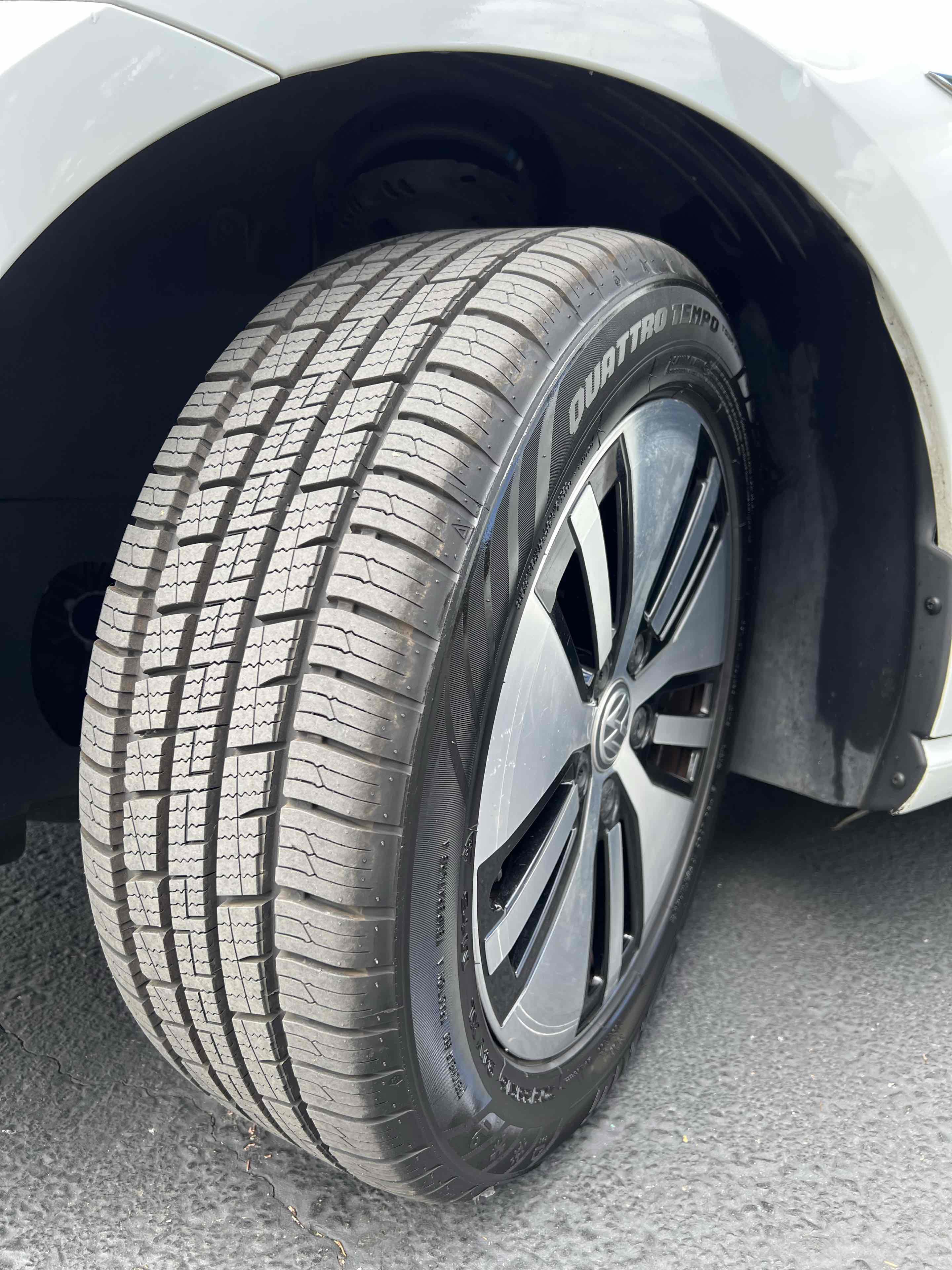 Used 2019 Volkswagen e-Golf SE w/ Driver Assistance Package image 11