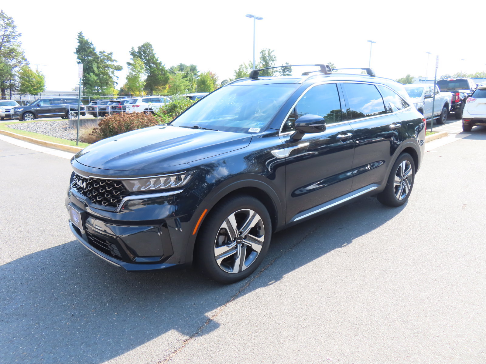 Used 2022 Kia Sorento EX w/ Panoramic Sunroof Package AWD/4WD image 3