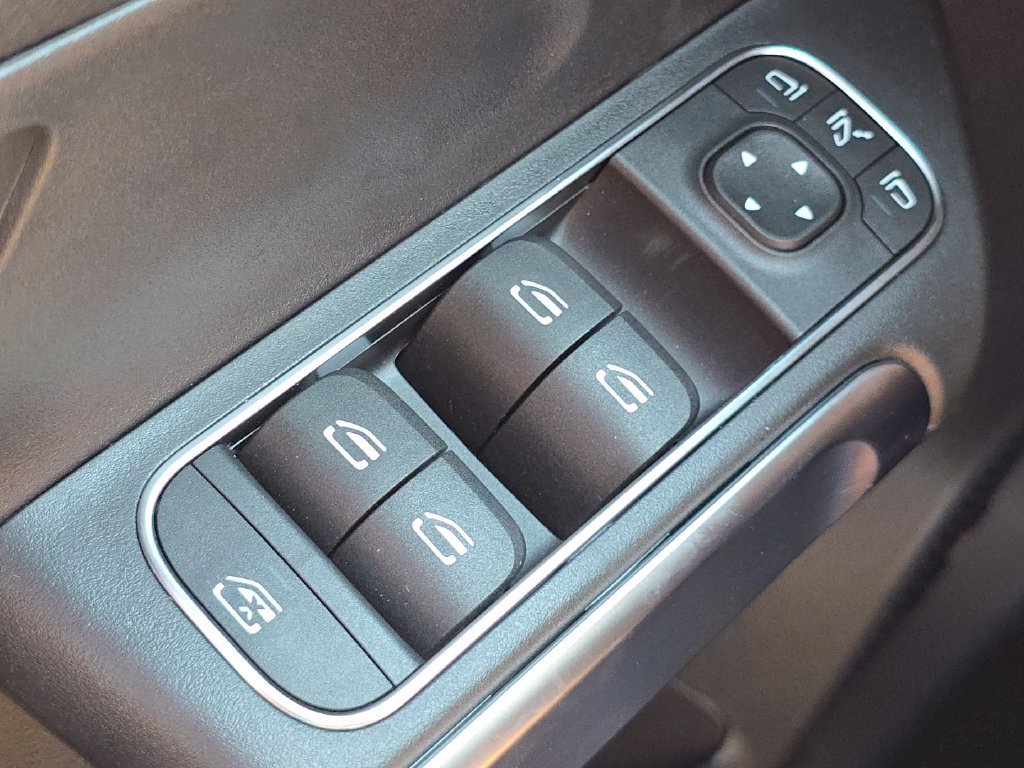 New 2026 Mercedes-Benz GLB 250 4MATIC image 27