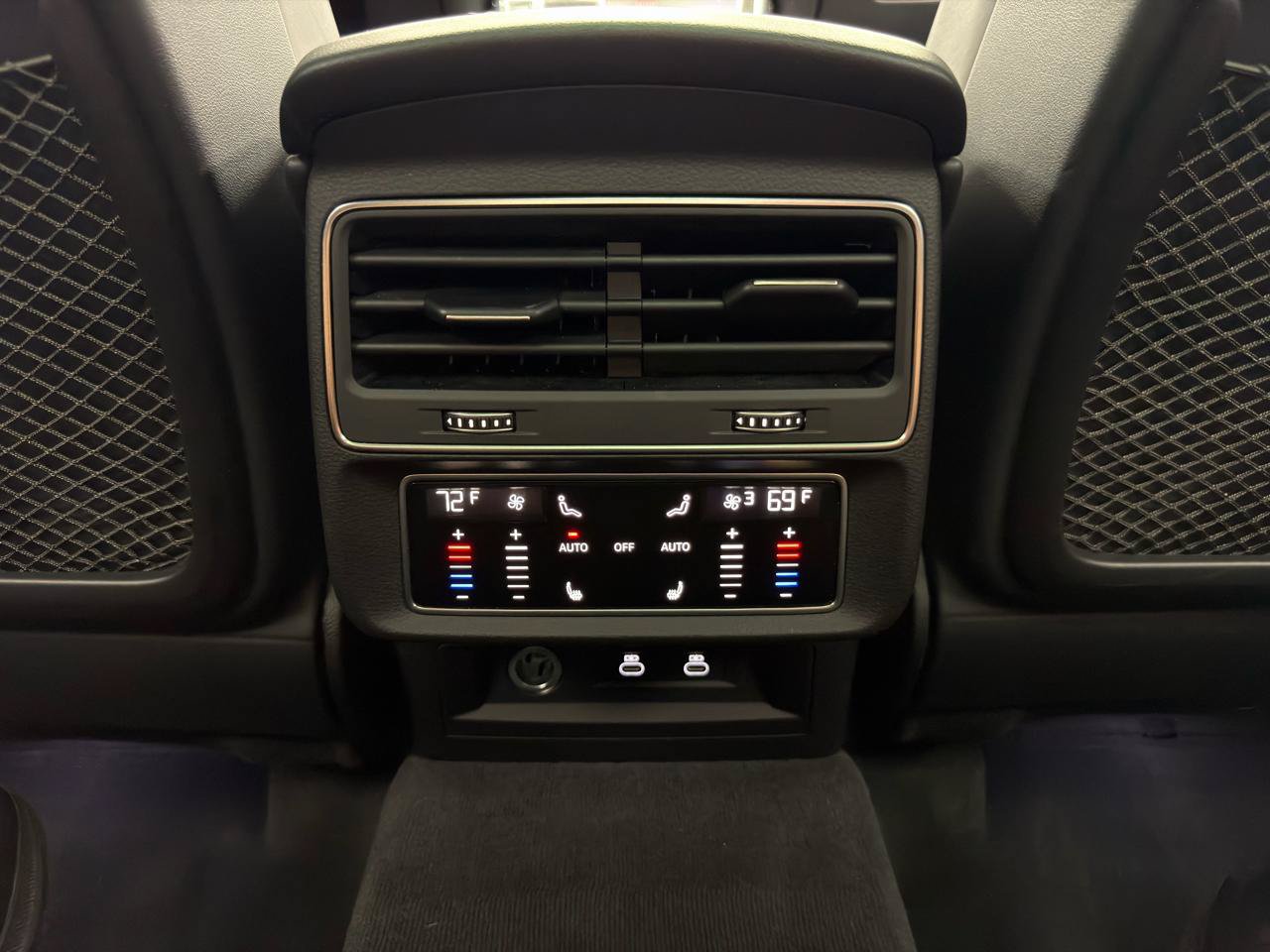 Used 2022 Audi SQ8 Prestige w/ Prestige Package AWD/4WD image 30