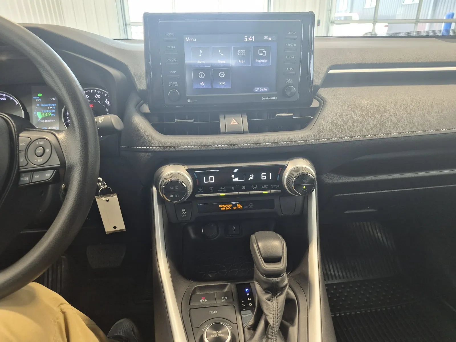 Used 2022 Toyota RAV4 LE AWD/4WD image 28