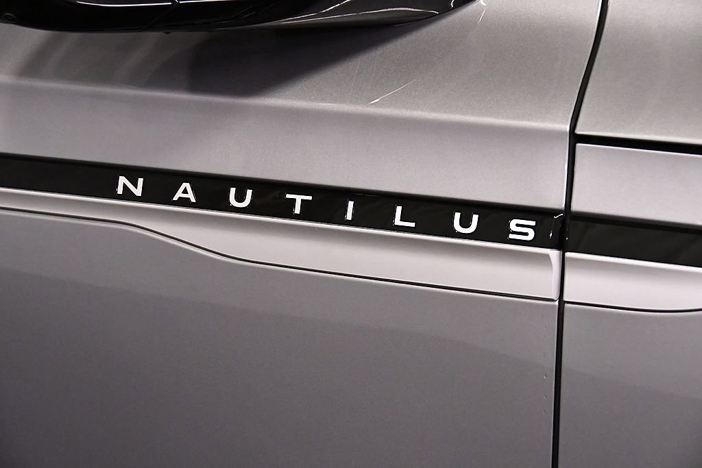 Used 2024 Lincoln Nautilus Reserve w/ Equipment Group 203A AWD/4WD image 10
