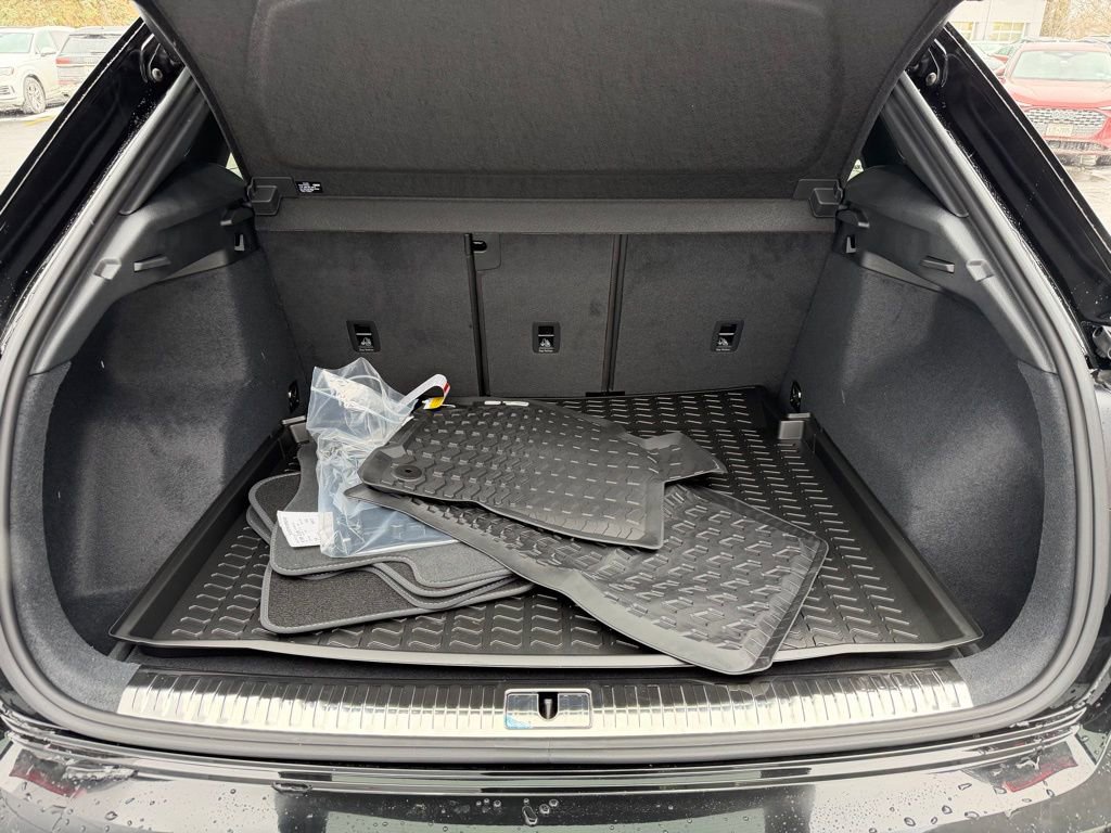 New 2025 Audi Q3 2.0T Premium image 21
