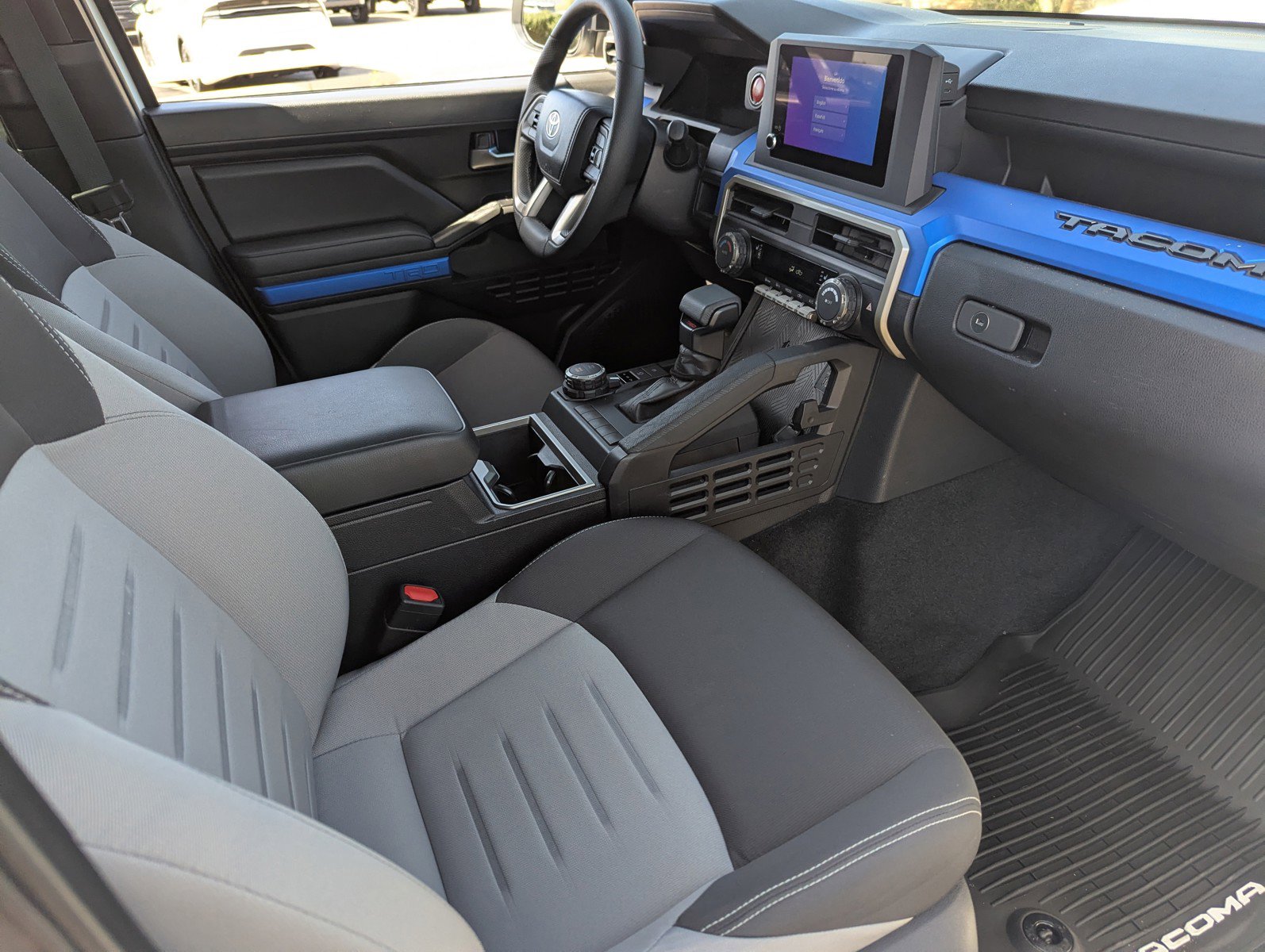 Used 2025 Toyota Tacoma TRD Sport image 12