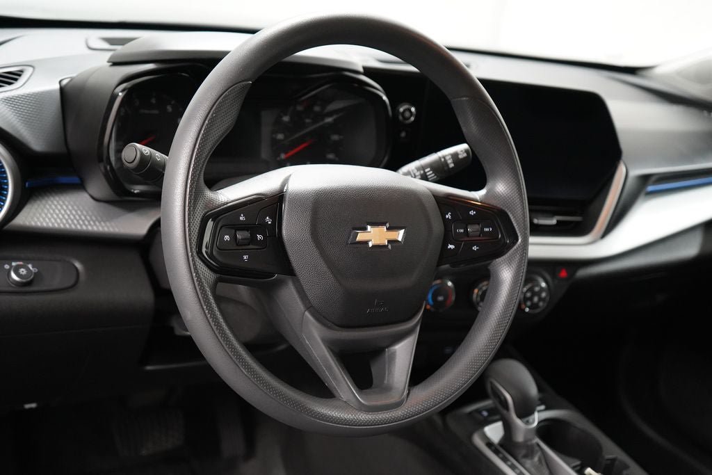 Used 2025 Chevrolet Trax LS FWD image 12