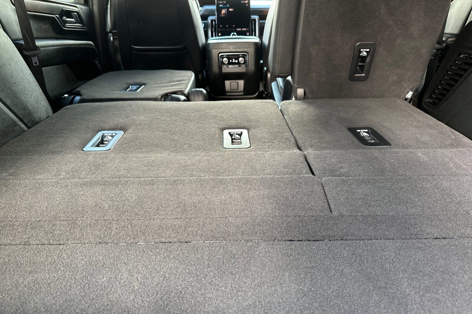 Used 2025 GMC Yukon Denali image 15