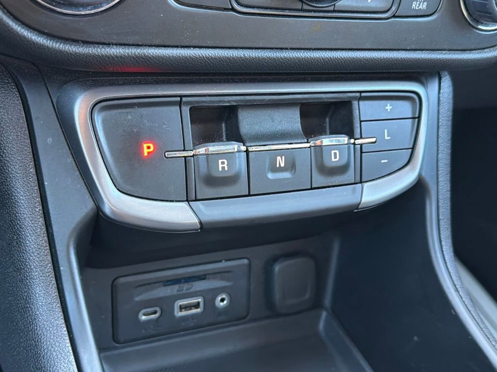 Used 2023 GMC Terrain AT4 image 23