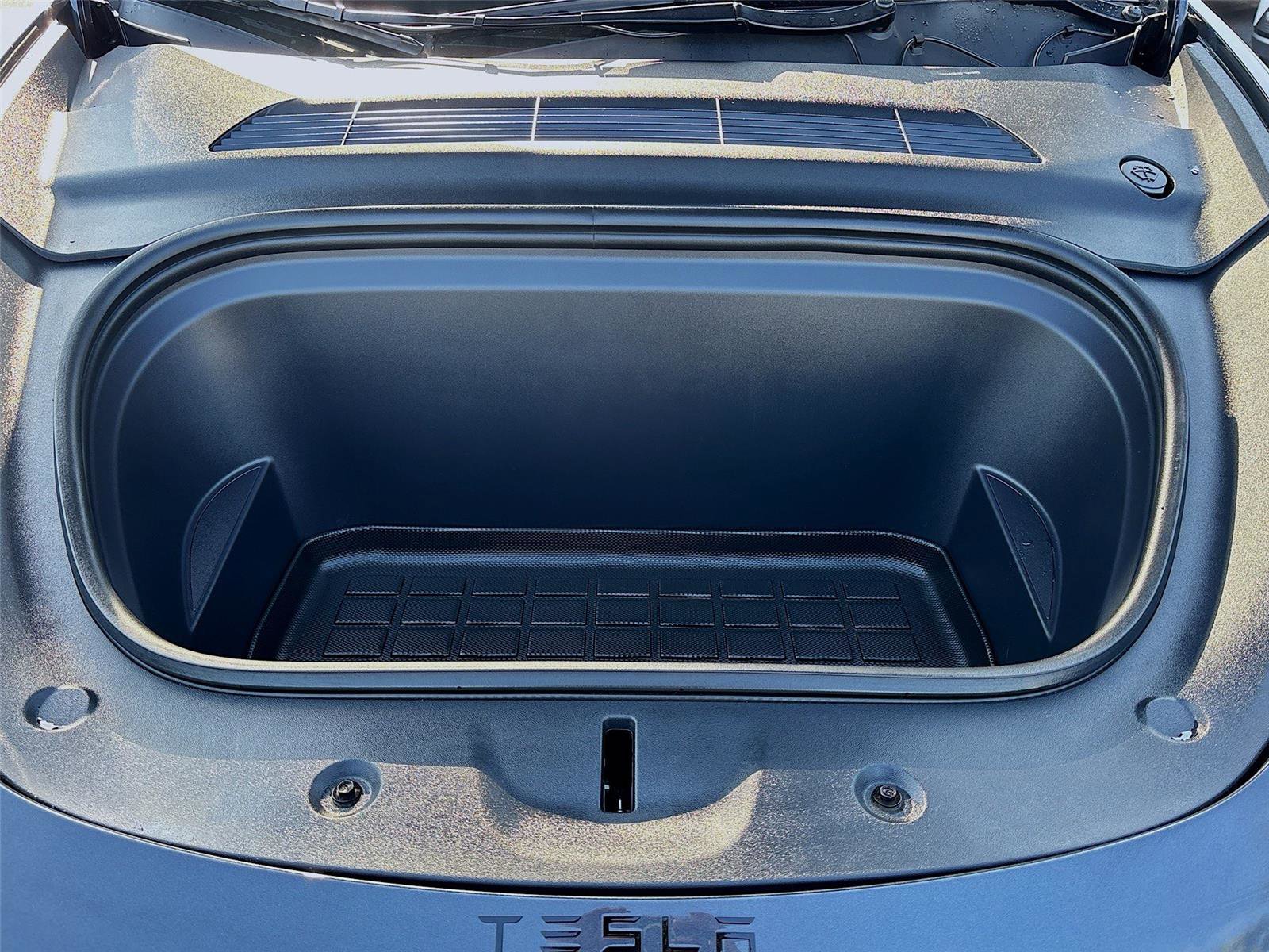 Used 2025 Tesla Model Y Long Range RWD image 30