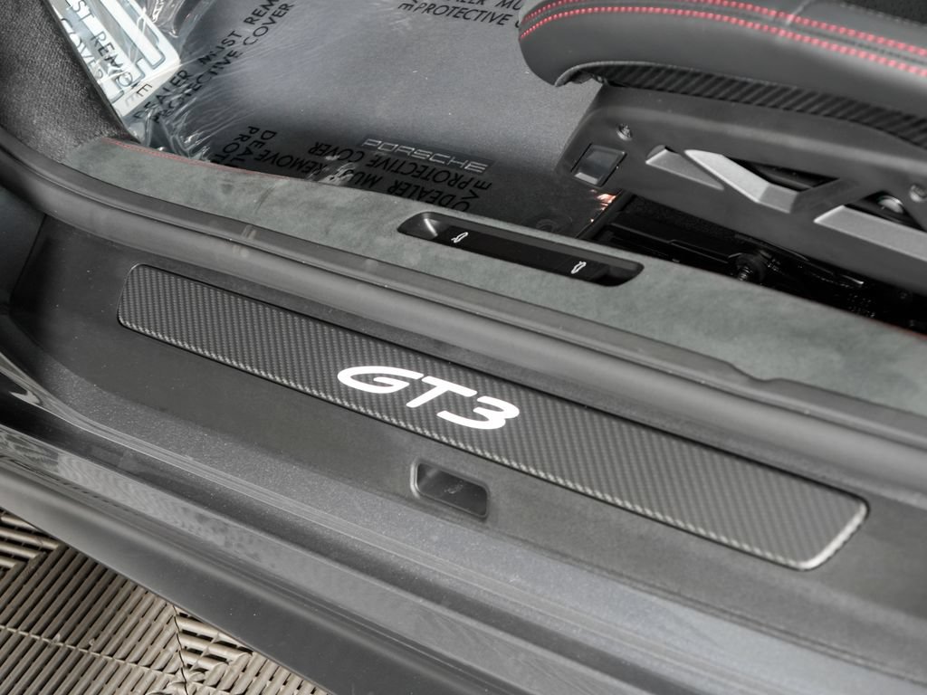 New 2026 Porsche 911 GT3 RWD image 24