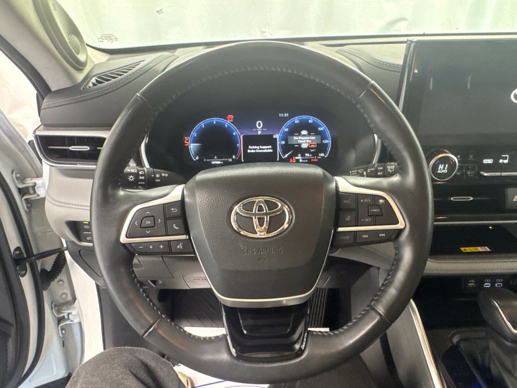 Used 2023 Toyota Highlander Platinum AWD/4WD image 23