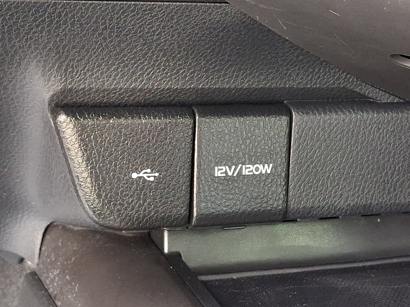 Used 2024 Toyota Camry SE AWD/4WD image 25