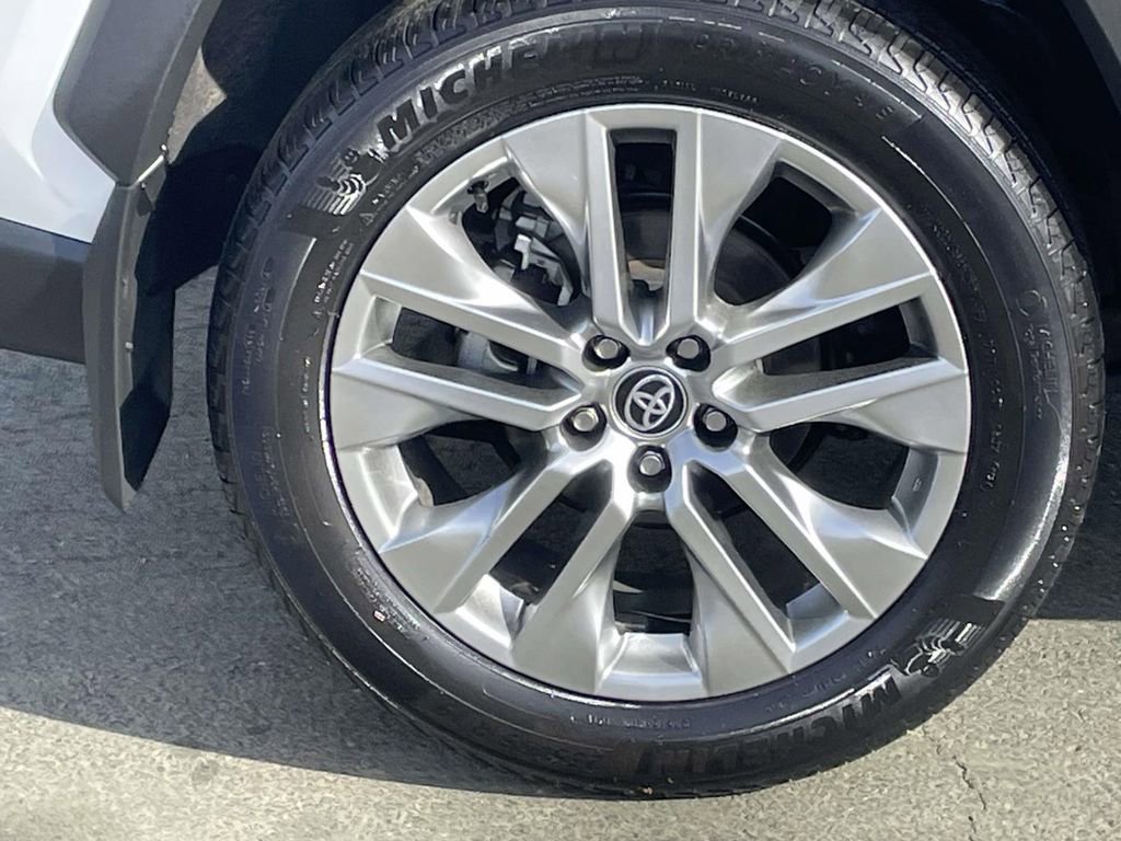 Used 2024 Toyota RAV4 Limited image 12