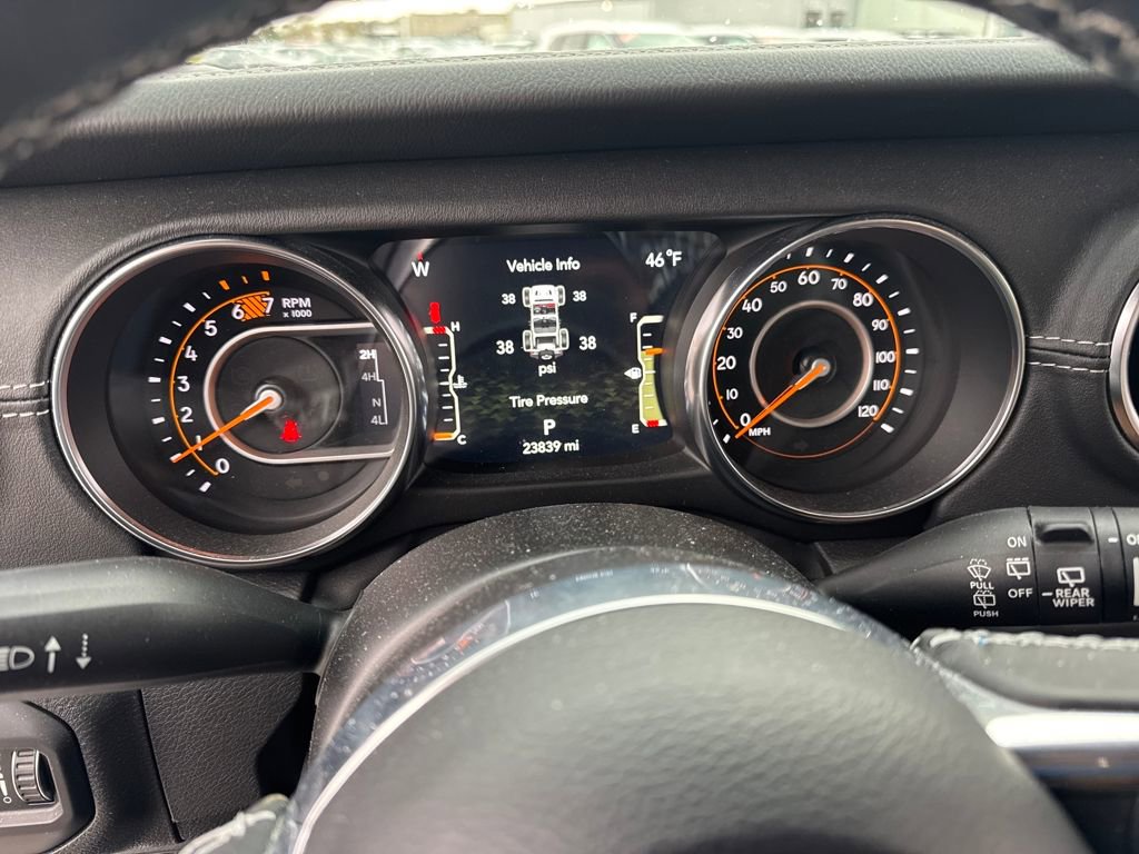 Used 2023 Jeep Wrangler Sahara w/ Cold Weather Group AWD/4WD image 22