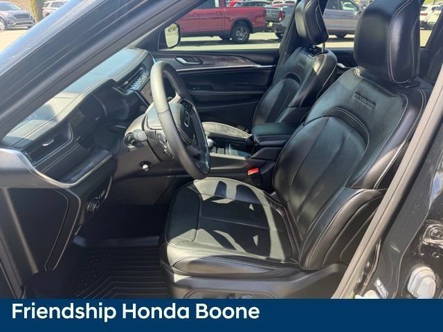 Used 2023 Jeep Grand Cherokee Overland AWD/4WD image 21