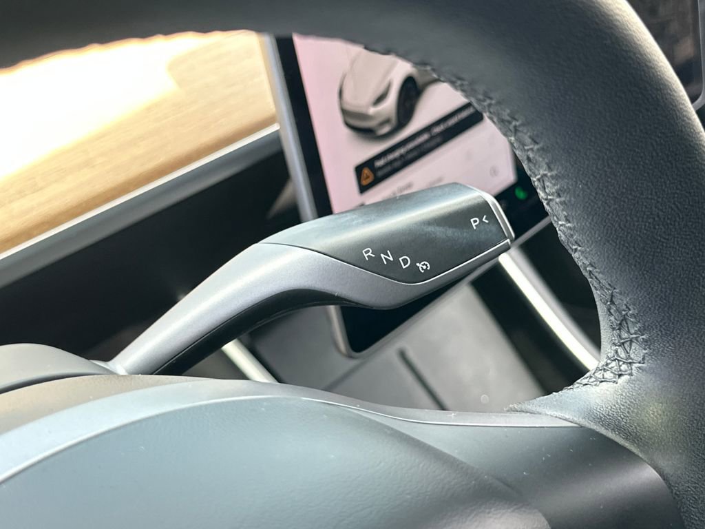 Used 2020 Tesla Model Y Long Range image 18