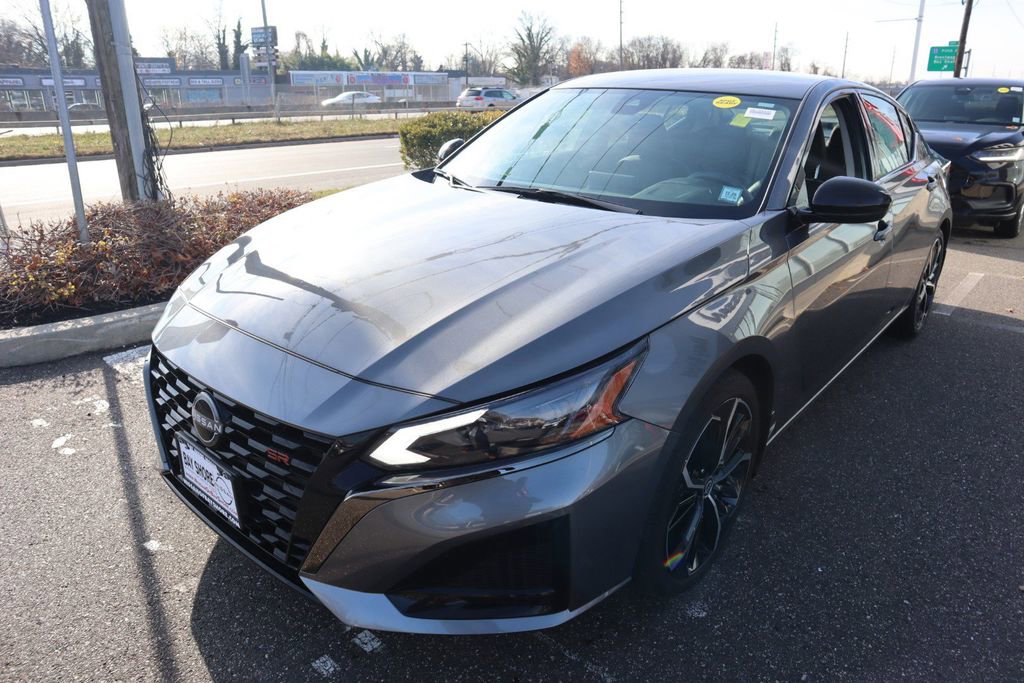Certified 2024 Nissan Altima 2.5 SR image 8