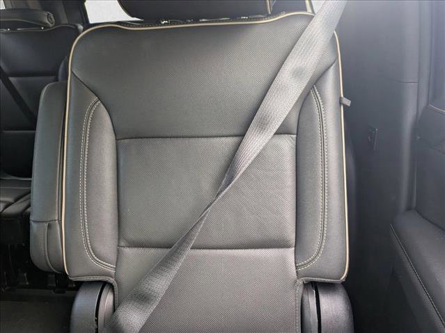 Used 2023 Chevrolet Suburban Premier image 15