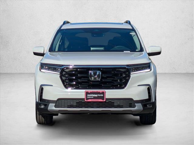 New 2025 Honda Pilot Touring image 6
