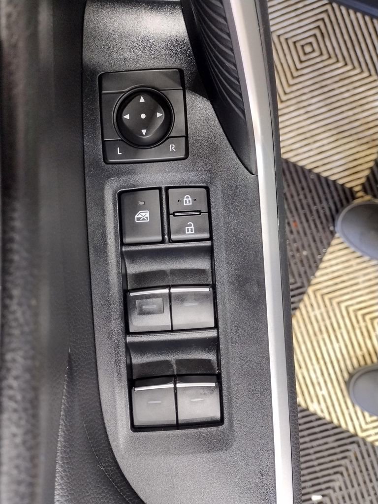 Used 2024 Toyota RAV4 XLE image 16