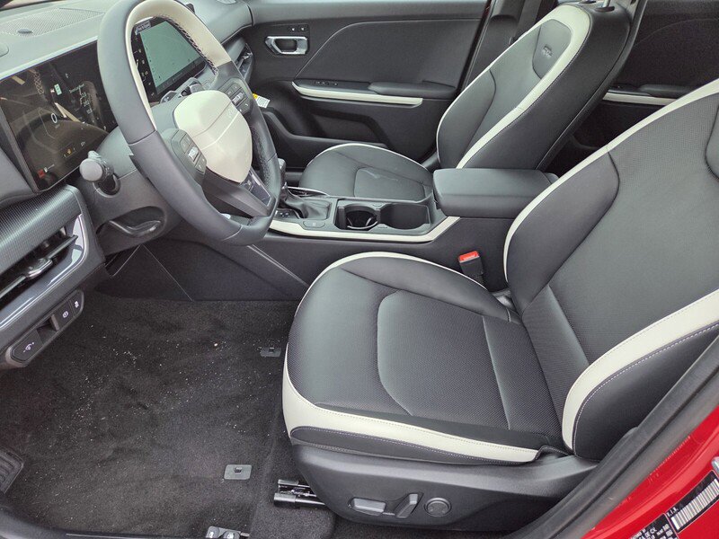 New 2025 Kia K4 GT-Line image 7
