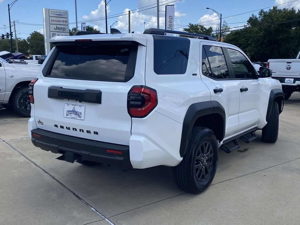 Used 2025 Toyota 4Runner SR5 RWD image 9