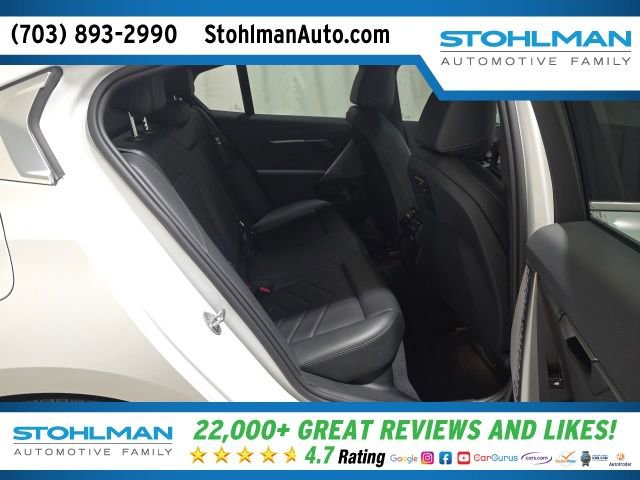 Used 2024 BMW 530i xDrive w/ Premium Package image 31