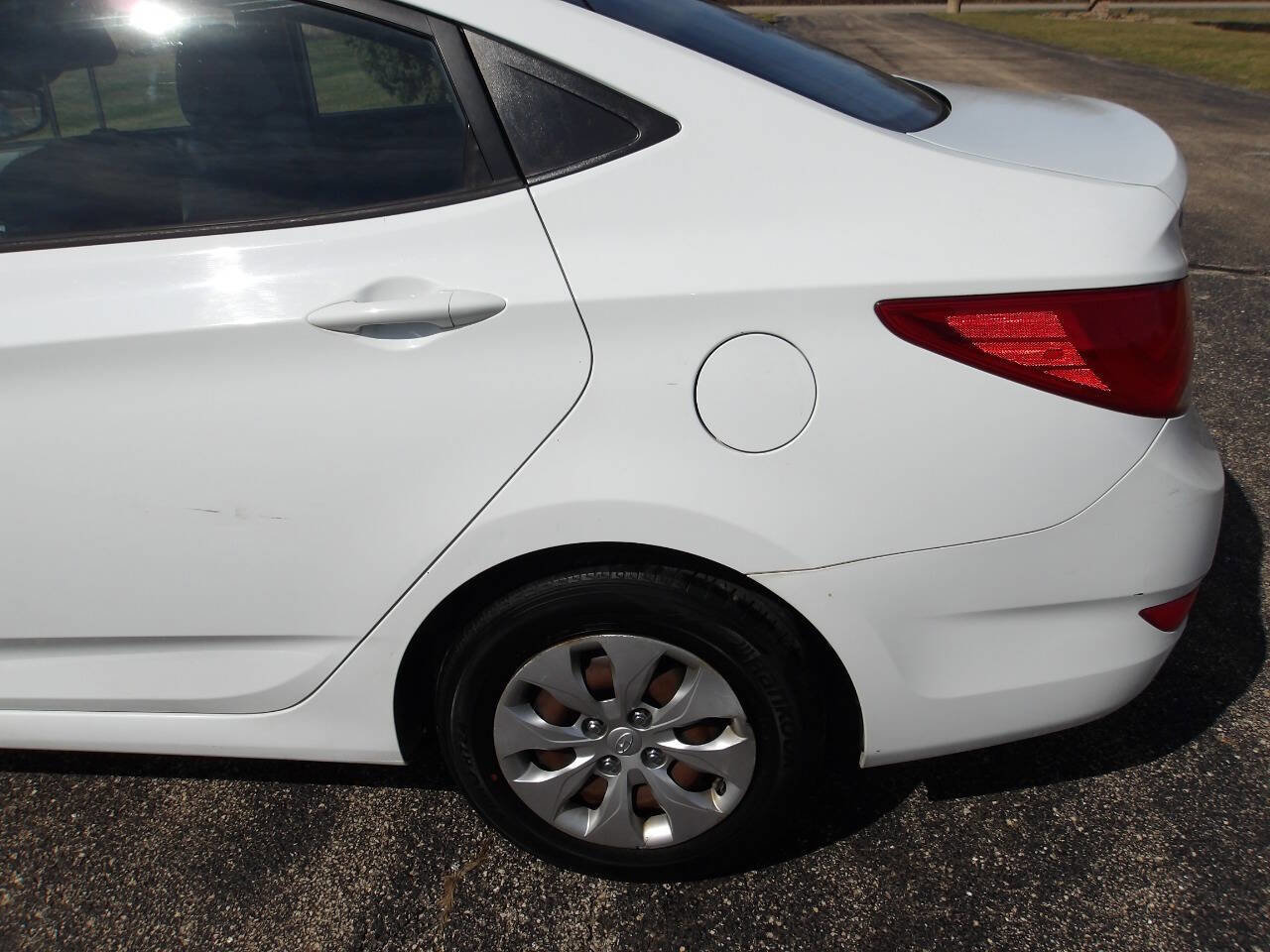 Used 2015 Hyundai Accent GLS image 31